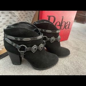 Like new Women’s Reba black suede boots size 6 1/2